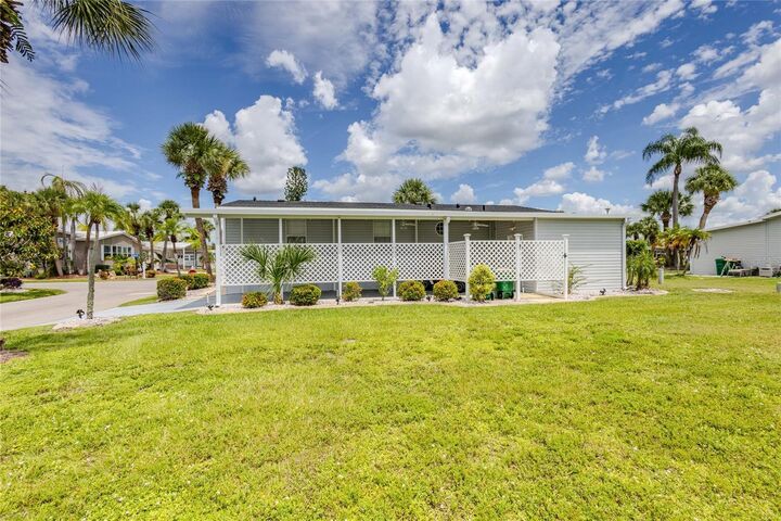 Property Photo:  2100 Kings Highway 144  FL 33980 