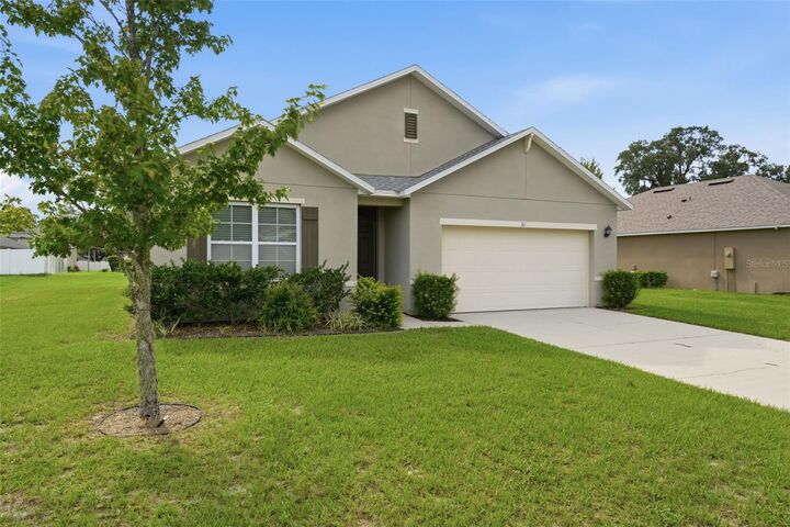 Property Photo: 316 Sunny Field Court FL 32726