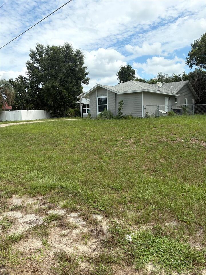Property Photo: 1499 Courtland Boulevard FL 32738