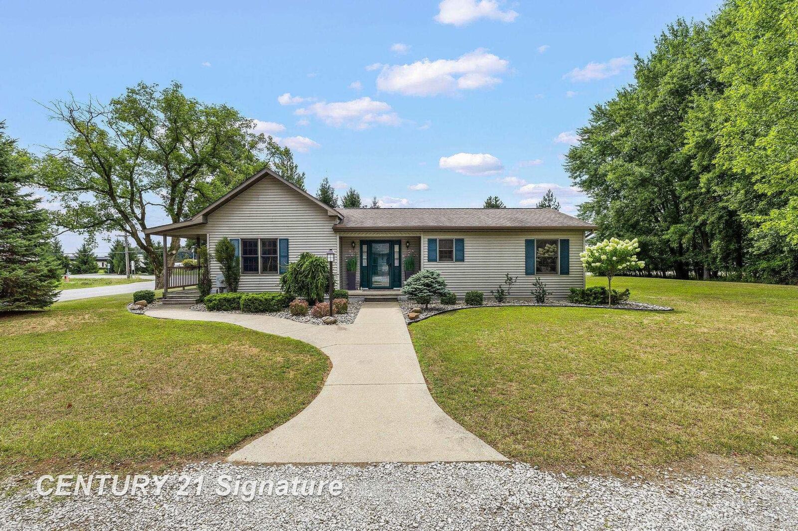 Property Photo:  1545 N Graham Road  MI 48623 
