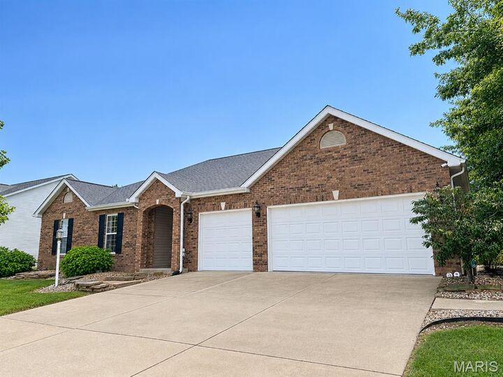 Property Photo:  4047 Sequoia Drive  IL 62025 