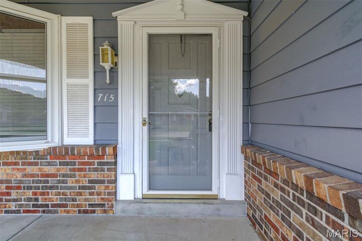 Property Photo: 715 Shallowcreek View MO 63021
