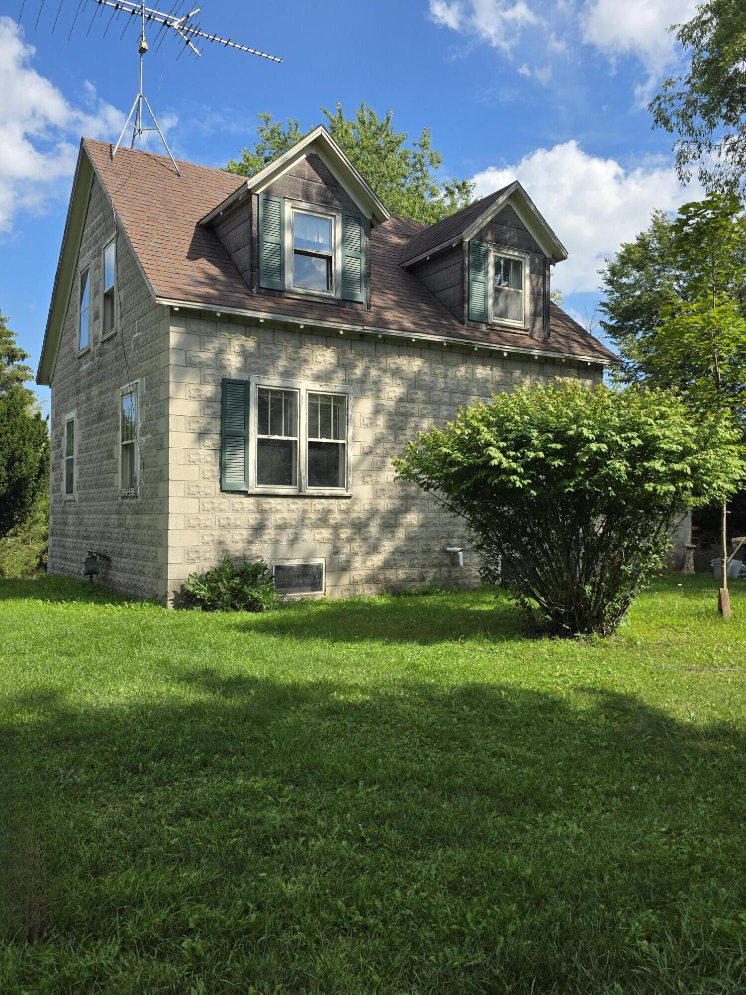 Property Photo:  101 Lake St  WI 53011 