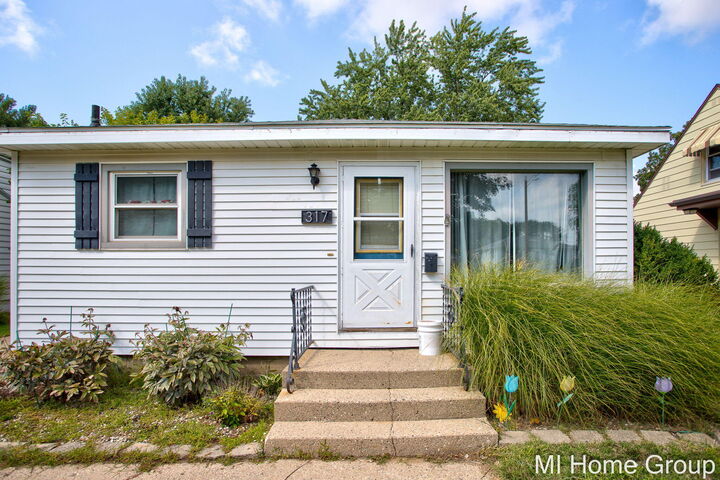 Property Photo:  317 W 28th Street  MI 49423 