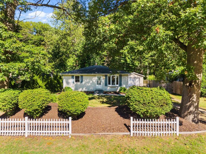 Property Photo:  2217 W Lakewood Boulevard  MI 49424 