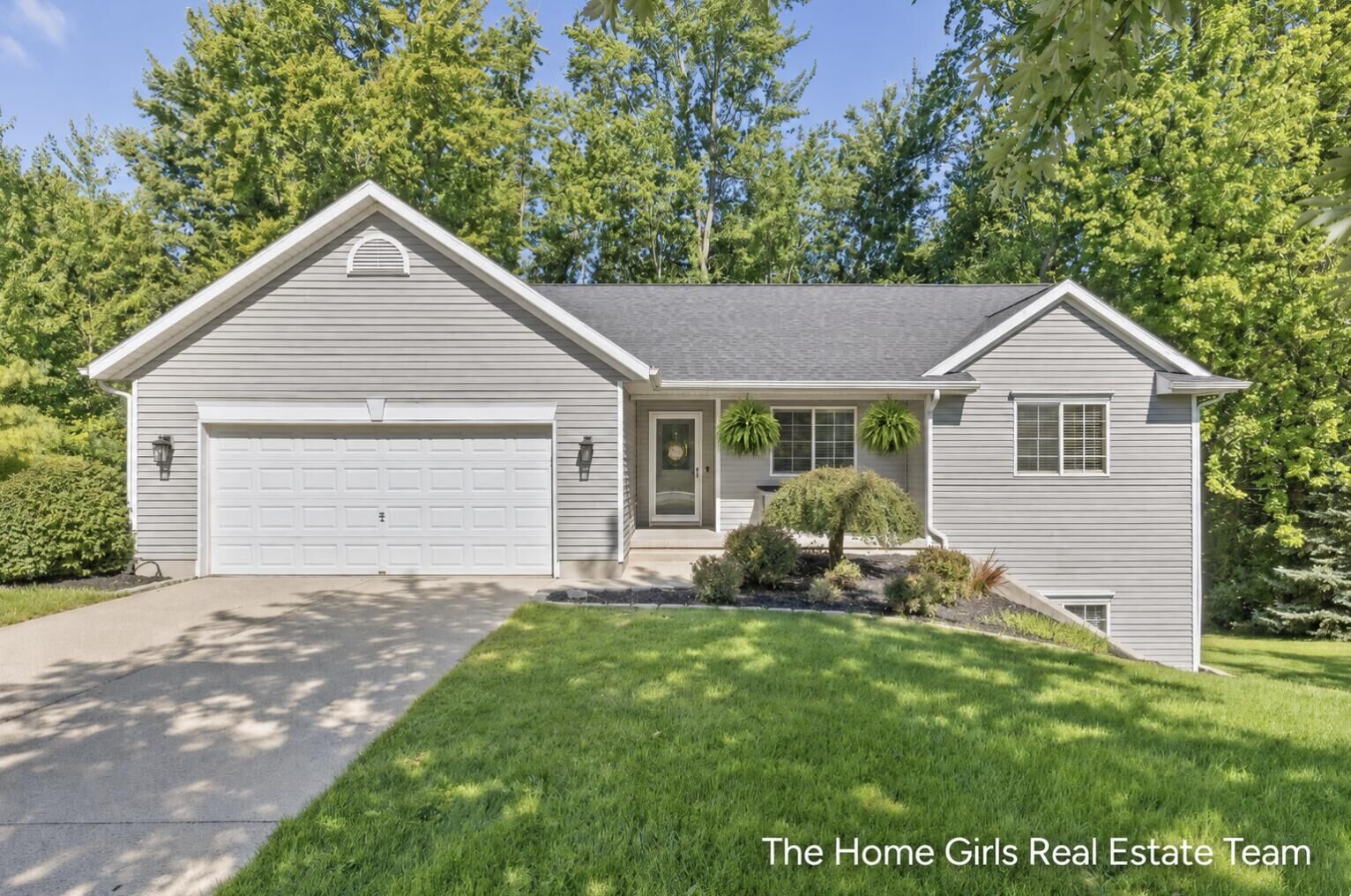 Property Photo: 10333 Meadowgate Drive NE MI 49345
