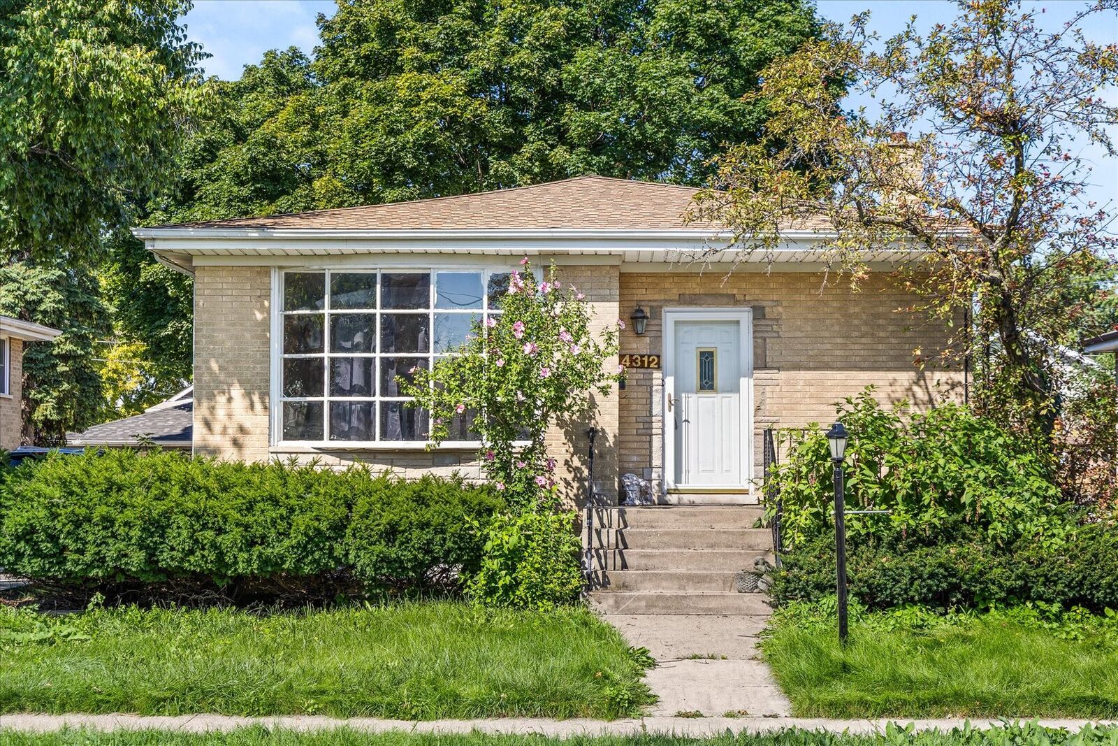Property Photo:  4312 Prairie Avenue  IL 60513 