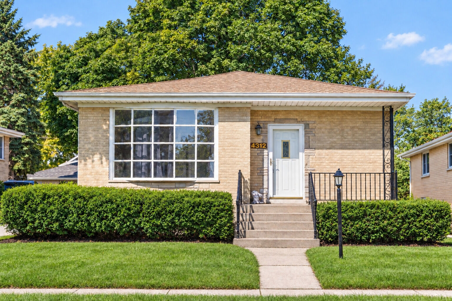 Property Photo: 4312 Prairie Avenue IL 60513