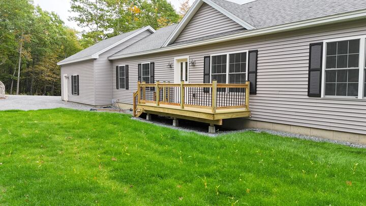 Property Photo: 14 Manhattan Way ME 04605