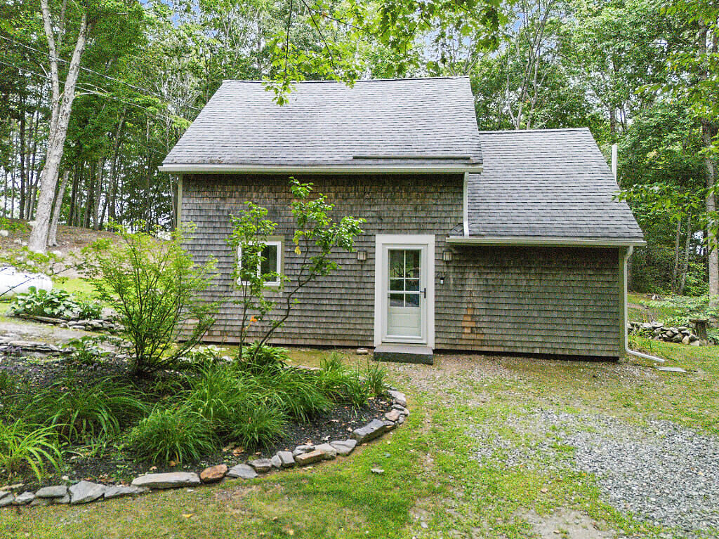 Property Photo:  215 Mountain Road  ME 04574 