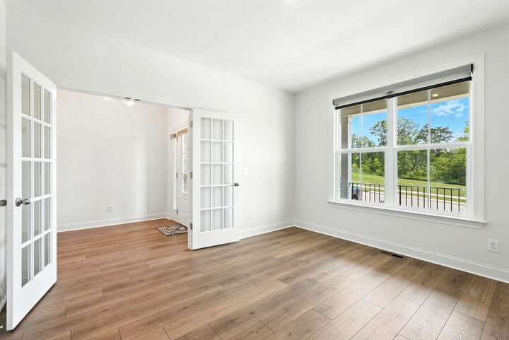 Property Photo:  305 Rawling Ln  TN 37066 