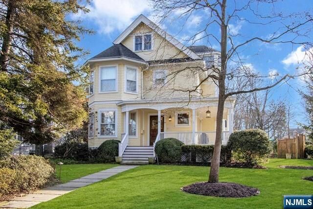 Property Photo:  89 Dwight Place  NJ 07631 