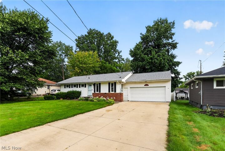 Property Photo:  4345 Stoneybrook Drive SE  OH 44484 