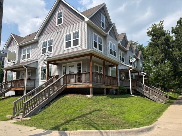 Property Photo:  600 W 32nd Street 1  MN 55408 