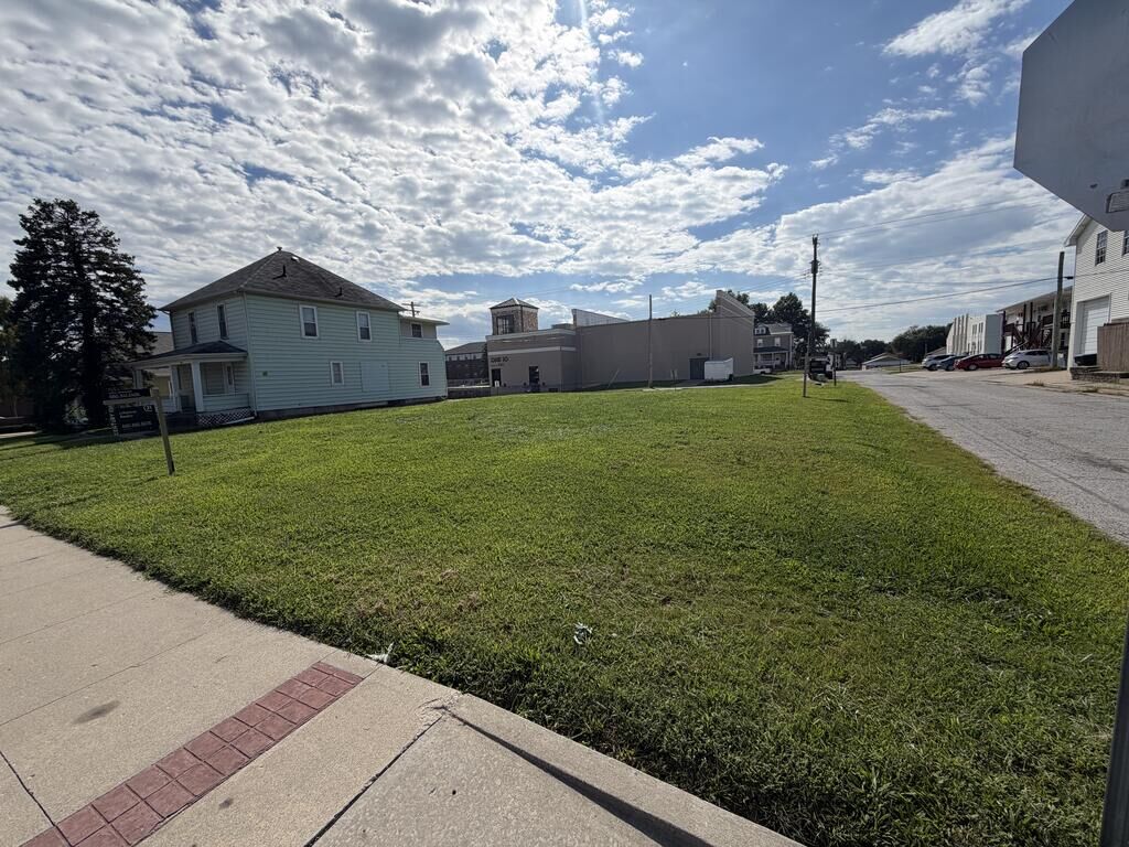 Property Photo: 602 S Franklin Street MO 63501