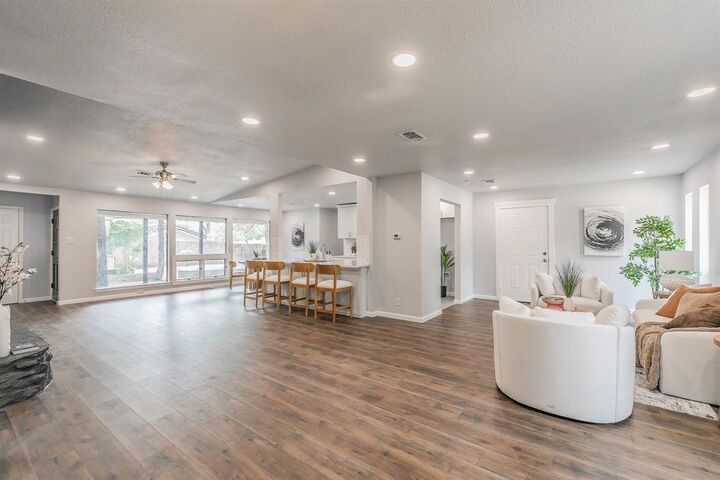 Property Photo: 1917 Toplea Drive TX 76040