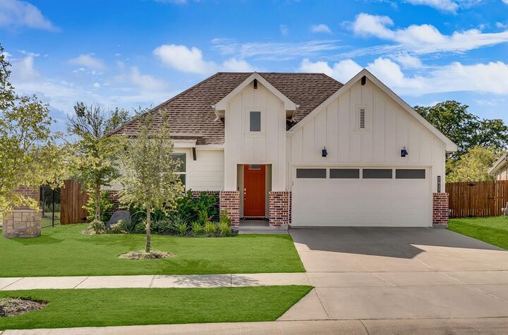 Property Photo:  2617 Toucan Drive  TX 76205 