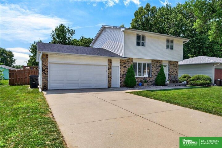 Property Photo: 1415 Missouri Avenue NE 68025