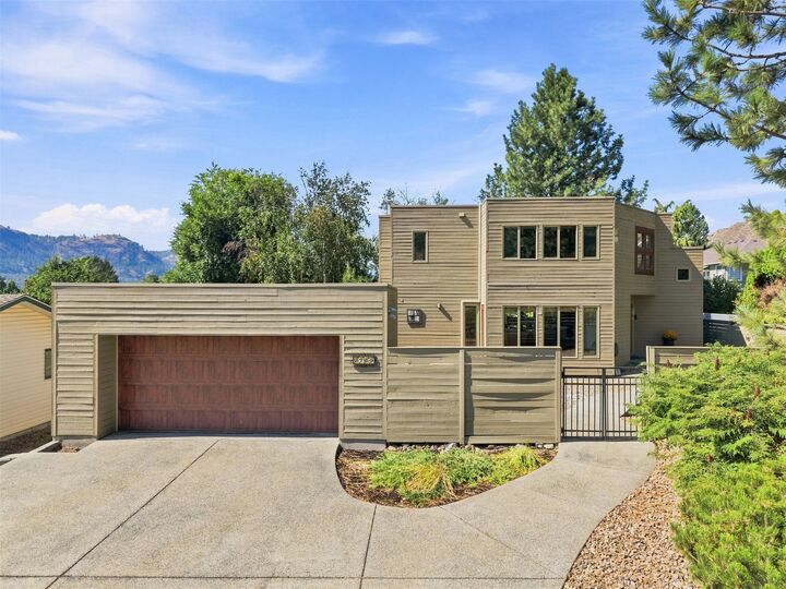 3769 Navatanee Drive — photo 1