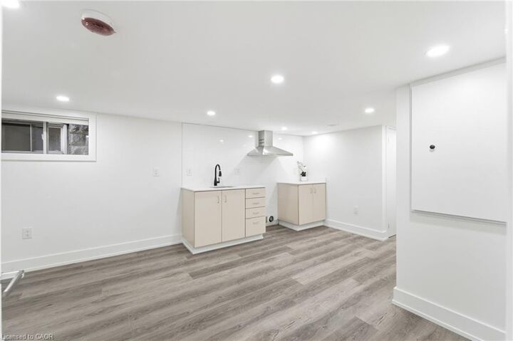 Property Photo:  968 Main Street E Lower  ON L8M 1M8 