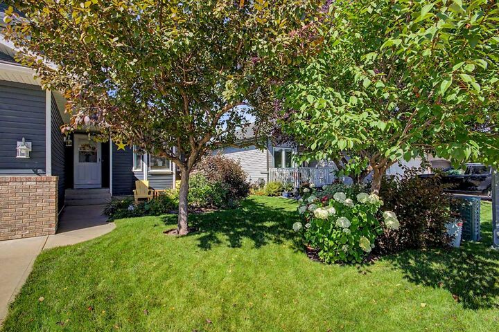 Property Photo: 54 Edendale Crescent SE AB T4B 2H3