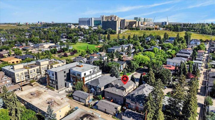 Property Photo: 3421 5 Avenue NW 2 AB T2N 0V5