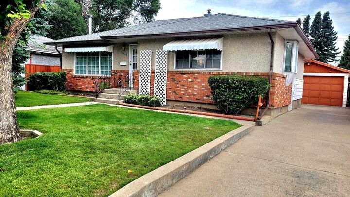 2435 7 Avenue N — photo 1