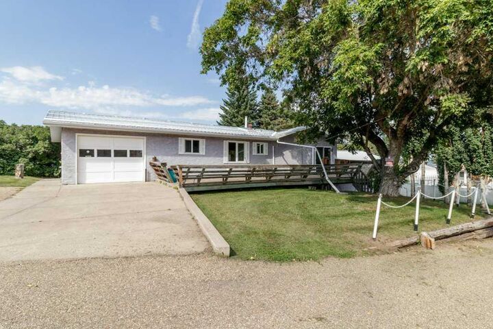 2213 26 Avenue — photo 1