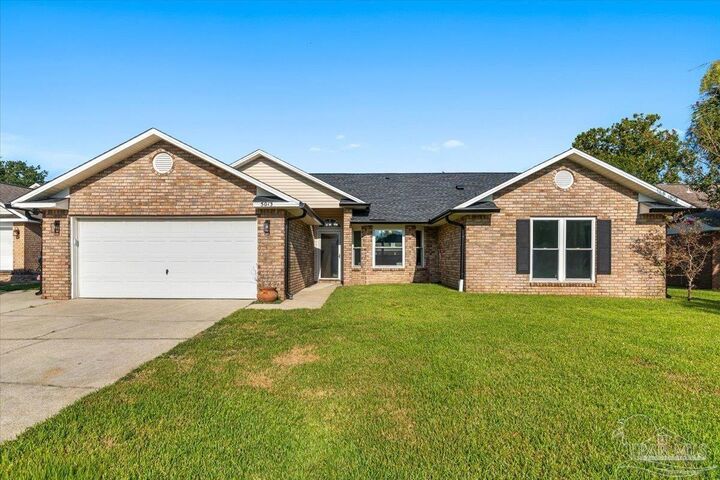 Property Photo:  5013 Terra Lake Cir  FL 32507 