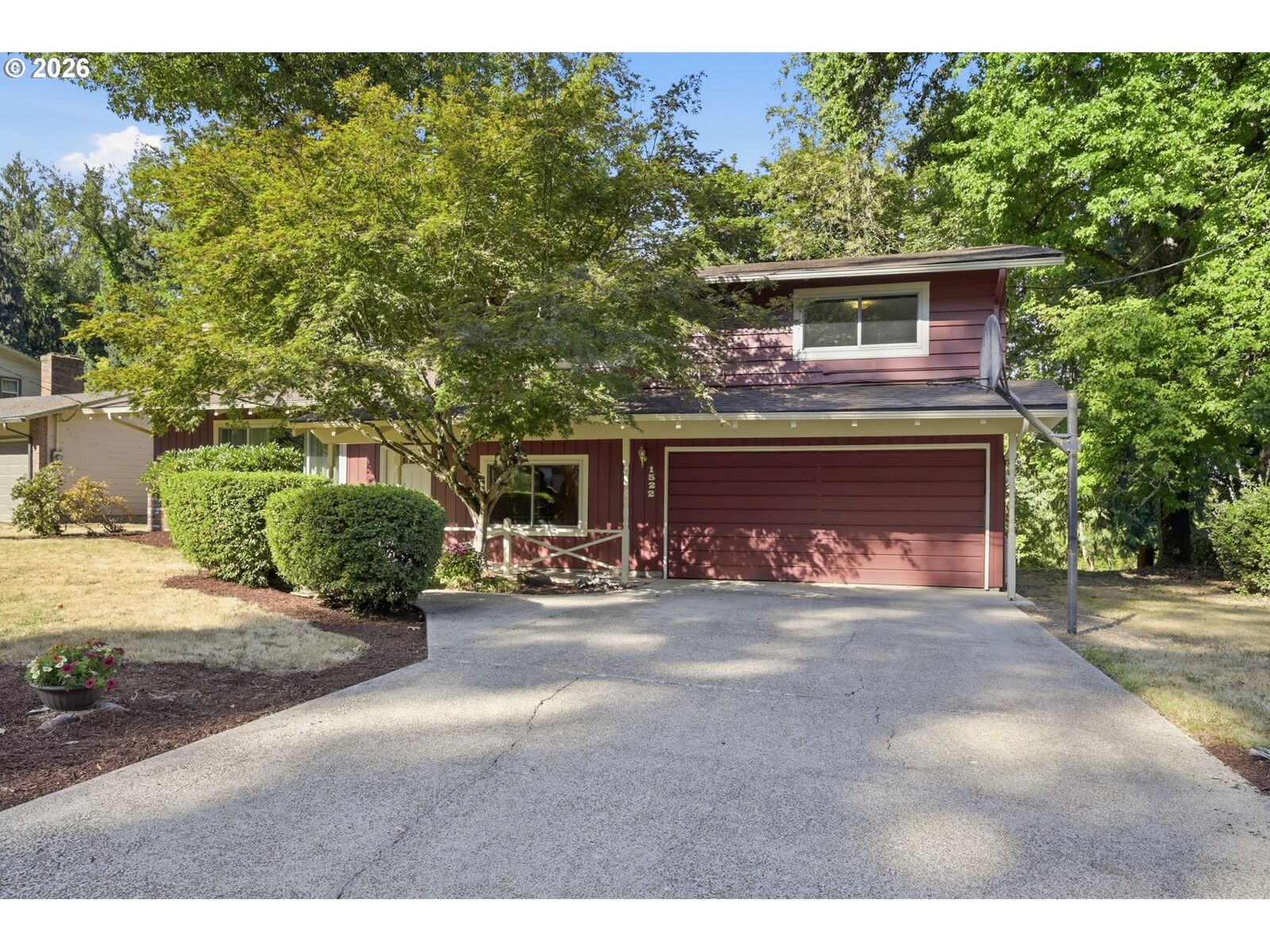 Property Photo: 1522 Russet Dr OR 97401