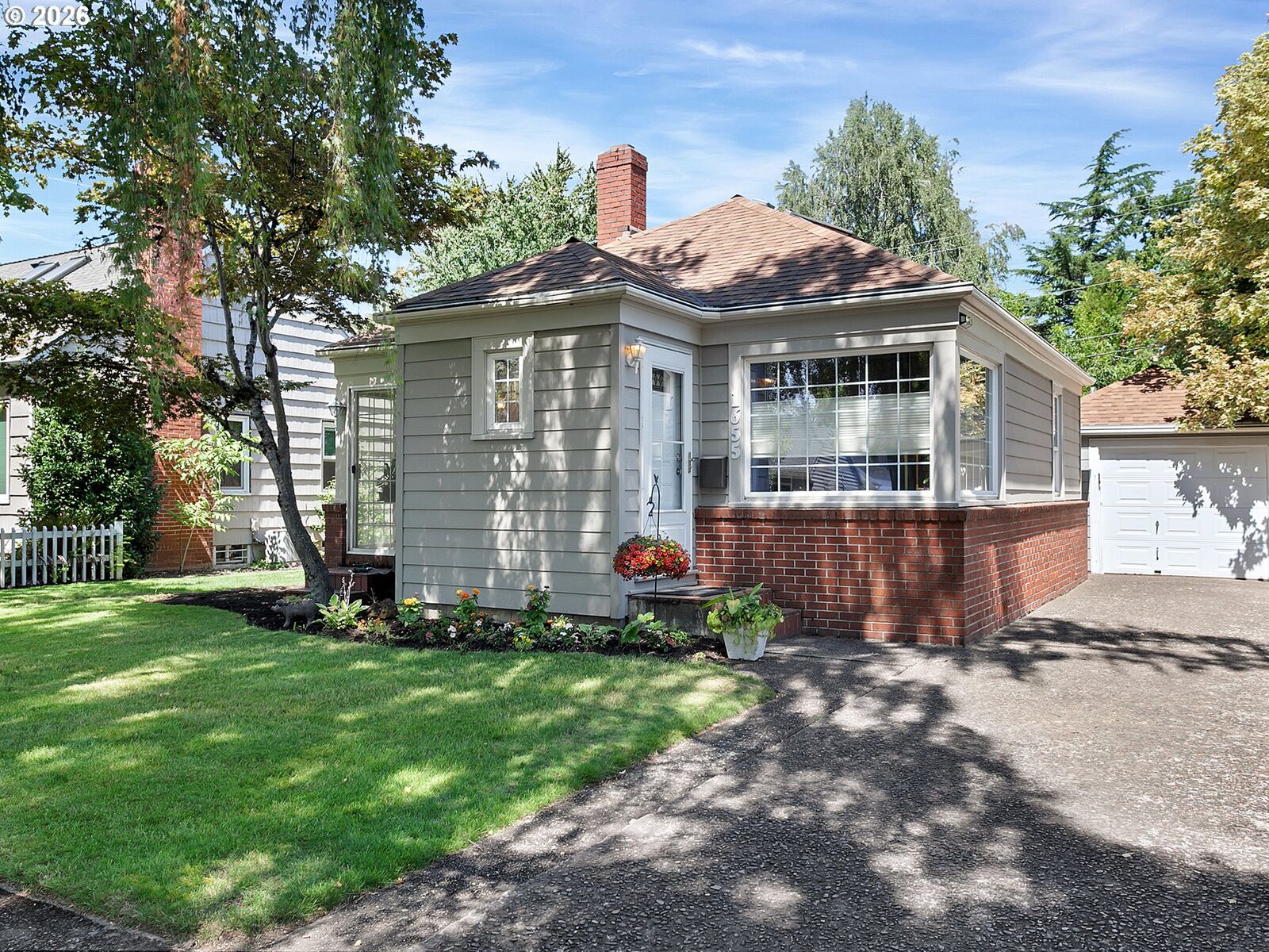 Property Photo: 1655 Pearl St NE OR 97301
