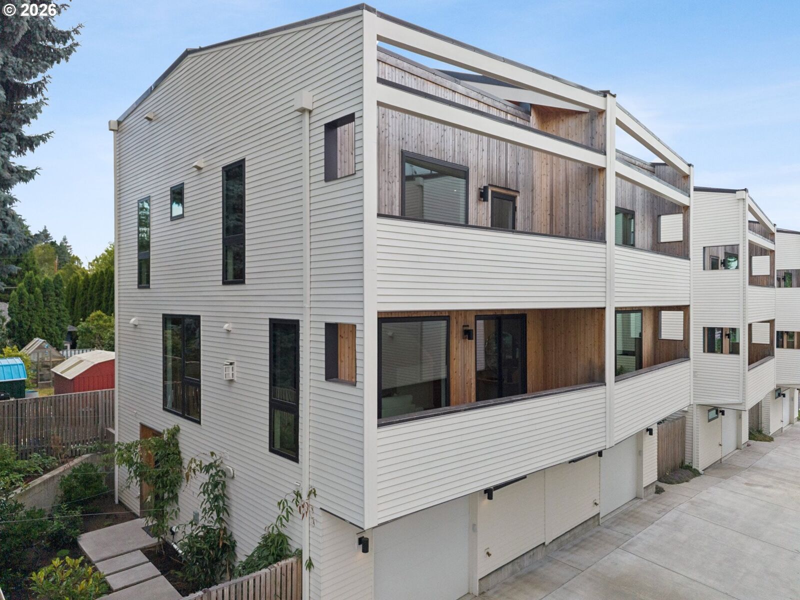 Property Photo: 4623 N Campbell Ave OR 97217