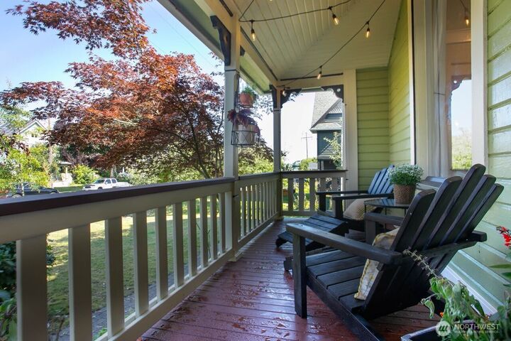 Property Photo:  1402  Humboldt Street  WA 98225 