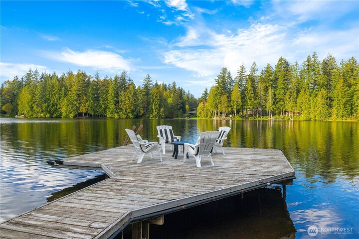 Property Photo: 2061 E Beaver Lake Drive SE WA 98075