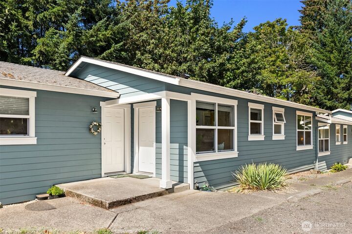 Property Photo: 1574 NE Park View Dr 10 WA 98110