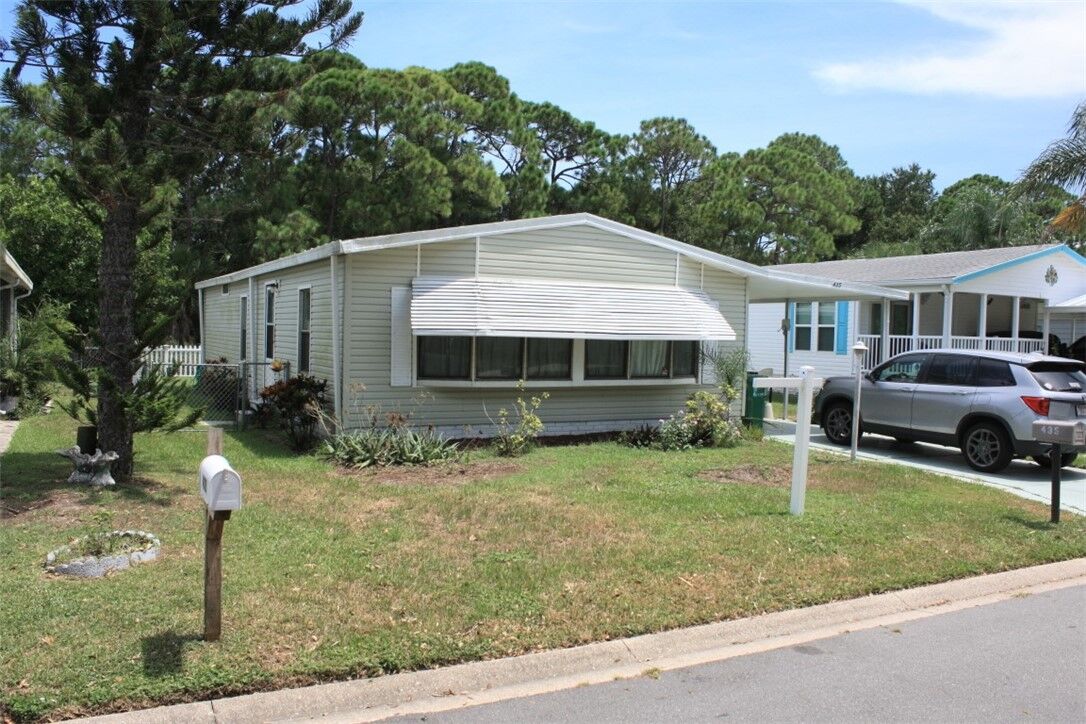 Property Photo:  435 Egret Circle  FL 32976 