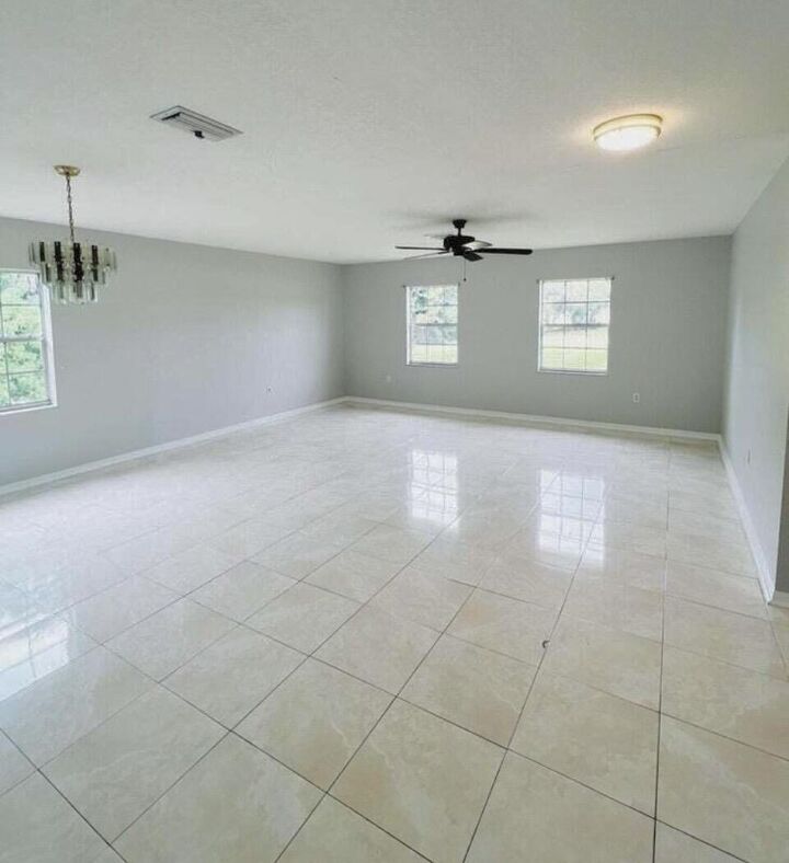 Property Photo: 2118 SE Morningside Boulevard FL 34952