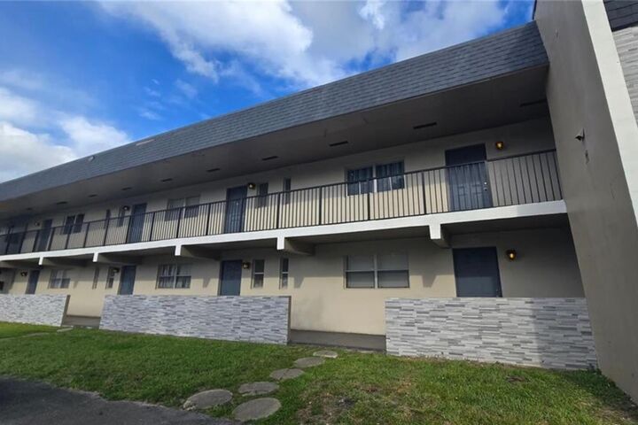 Property Photo:  7801 Colony Circle S 106  FL 33321 