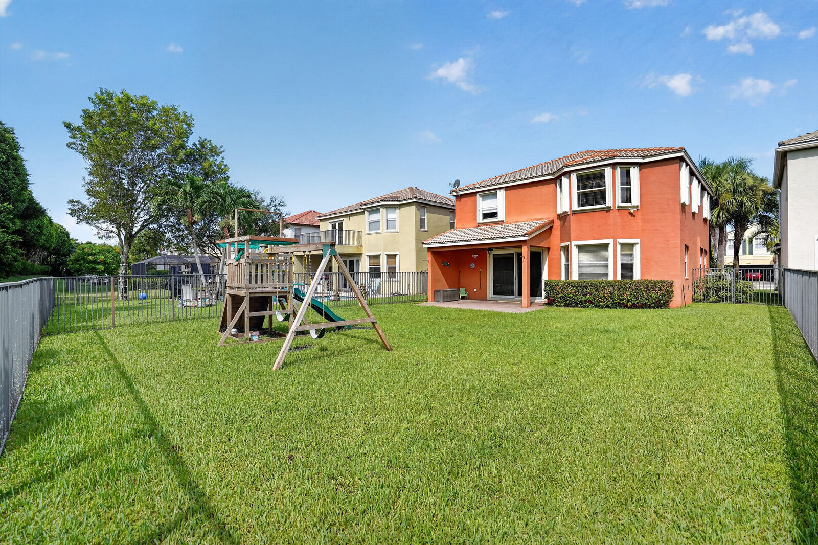 Property Photo: 9135 Dupont Place FL 33414