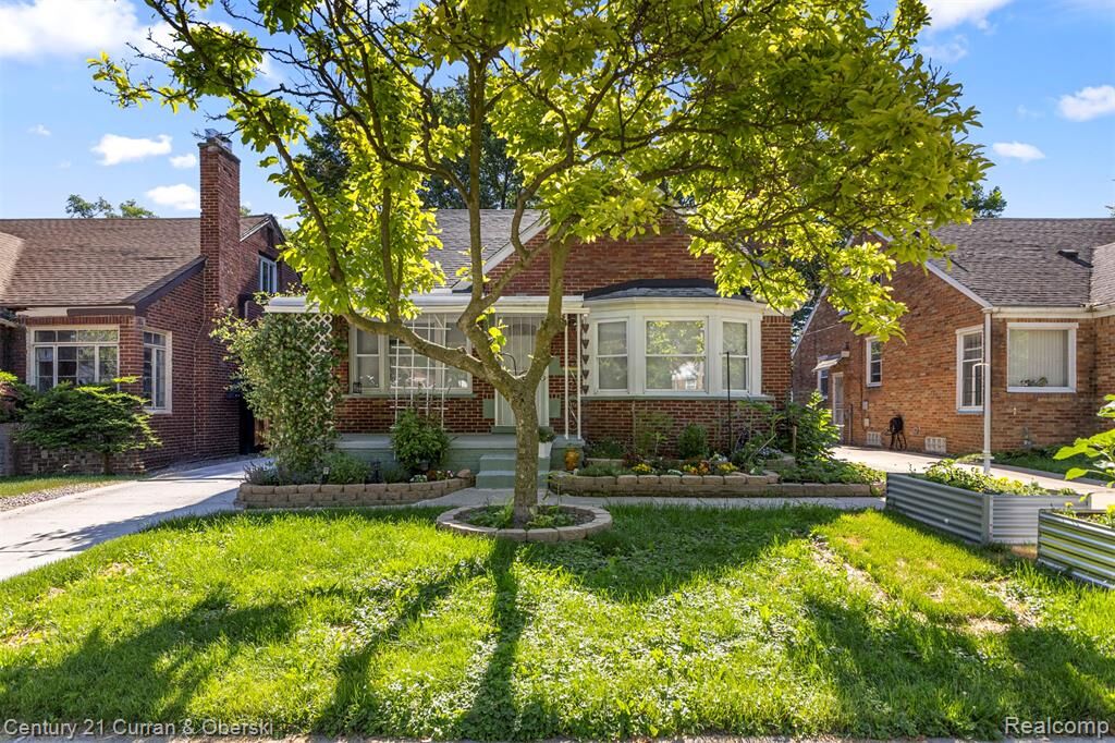 Property Photo:  9976 Pierson Street  MI 48228 