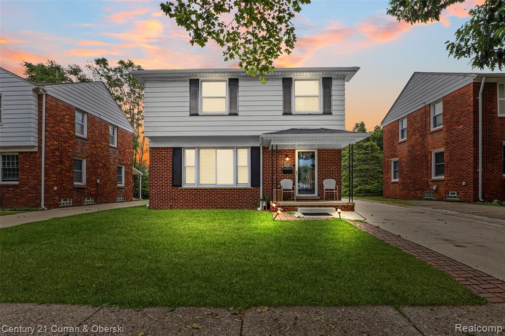 Property Photo:  18285 Outer Drive  MI 48128 