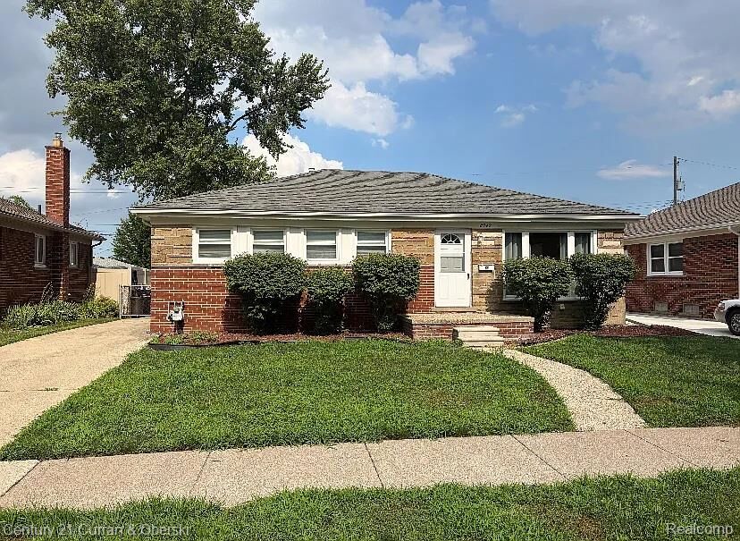 Property Photo: 8949 Fox Avenue MI 48101