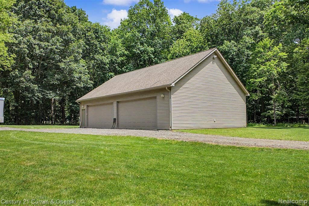 Property Photo: 11343 Philway Court MI 48114