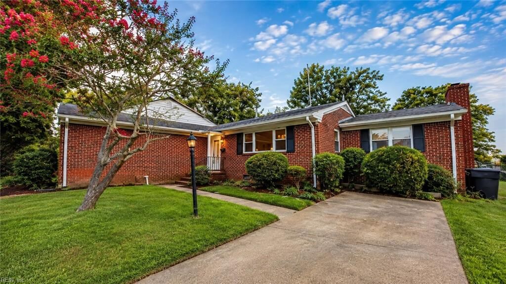 Property Photo:  58 College Pl  VA 23669 