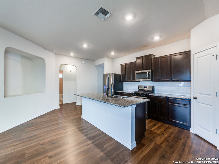 Property Photo: 618 Cheeked Pintail TX 78253