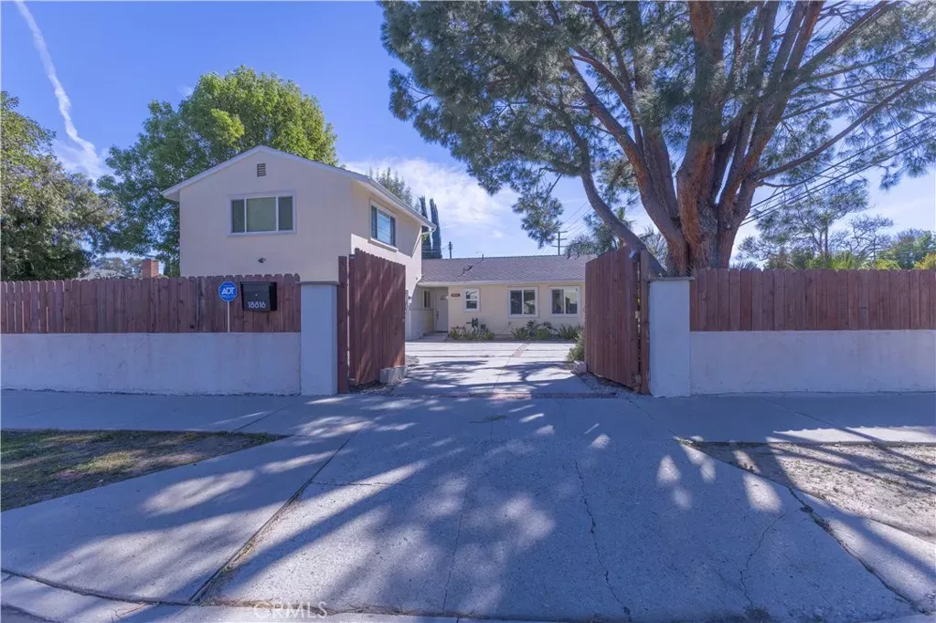 Property Photo:  18816 Superior St  CA 91324 