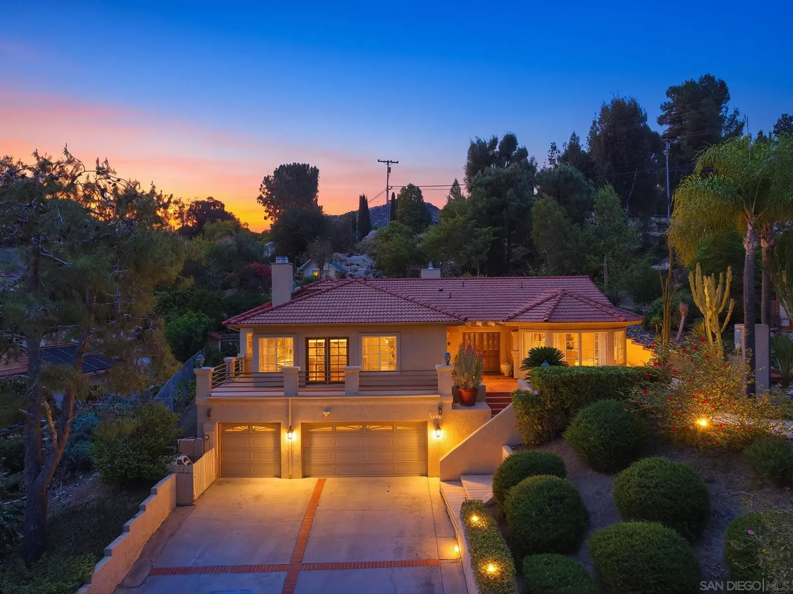 Property Photo: 1653 Vista Vereda CA 92019