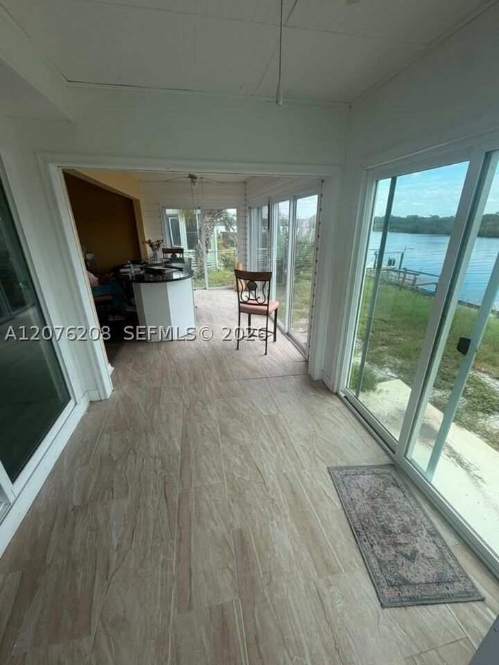 Property Photo: 402 Frances Circle FL 33570
