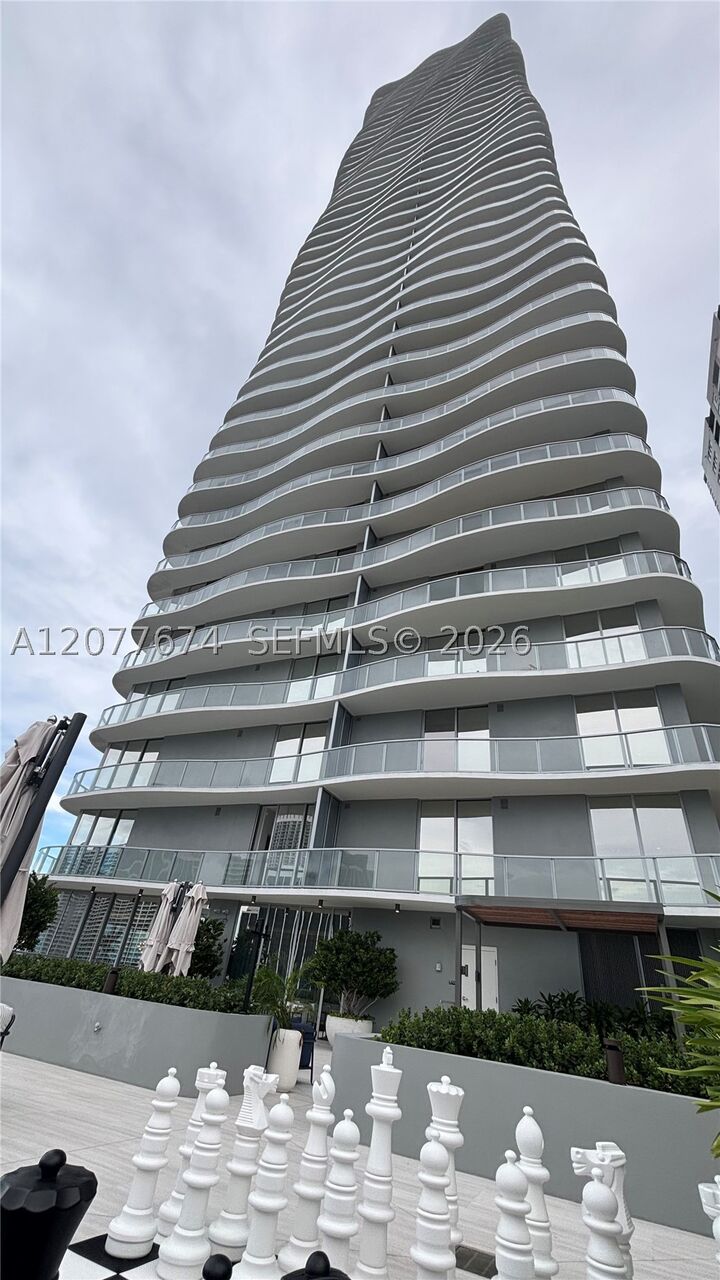 Property Photo: 1400 Biscayne Blvd 2106 FL 33132
