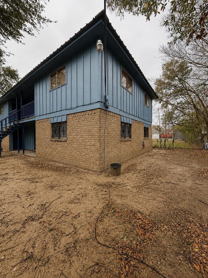Property Photo: 2170 South St TX 77701